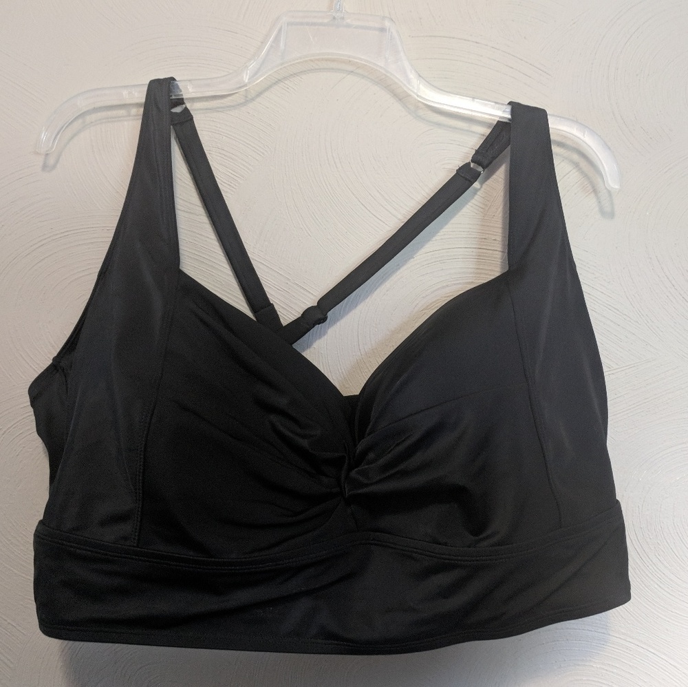 Torrid sz 5 black rouged bikini top built in bra